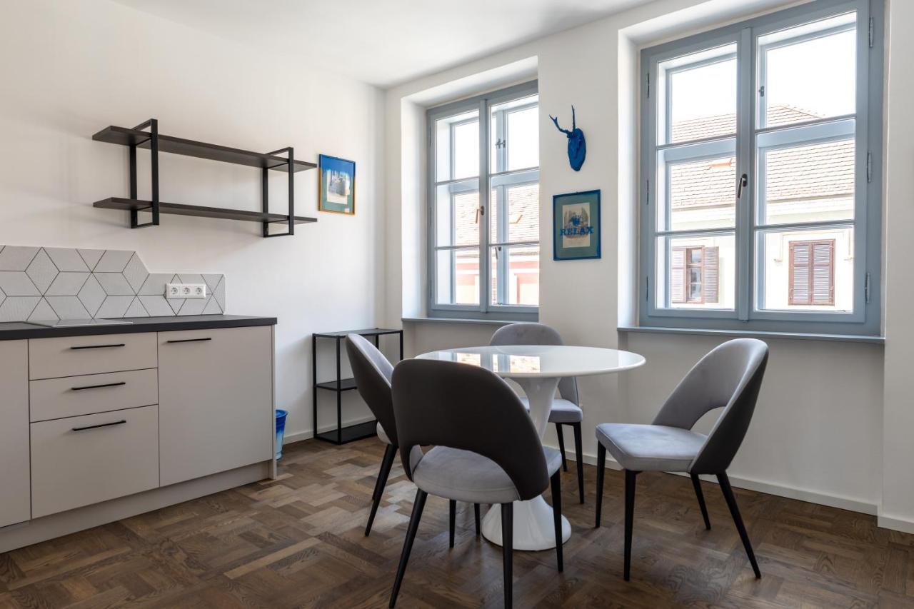 On 6 Rust Apartment Luaran gambar