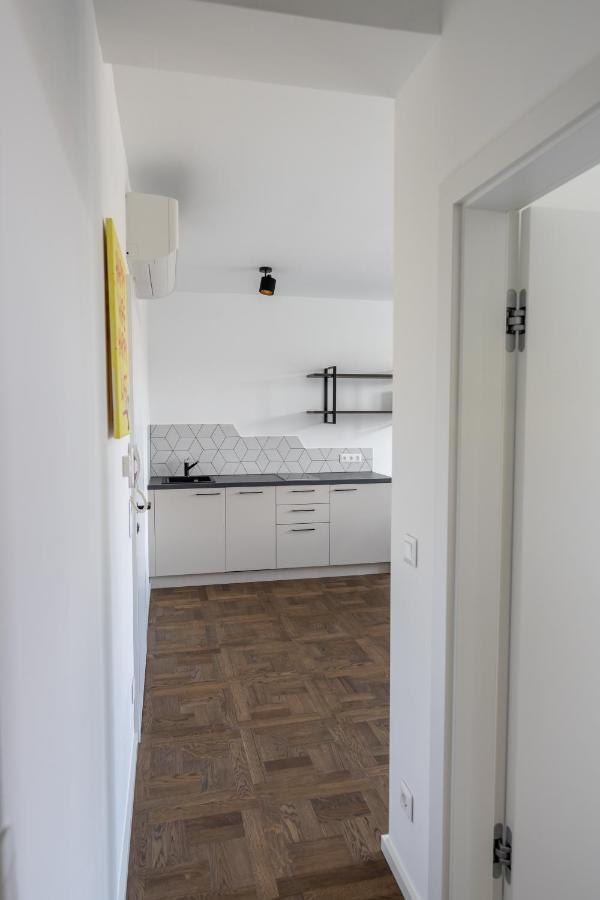 On 6 Rust Apartment Luaran gambar
