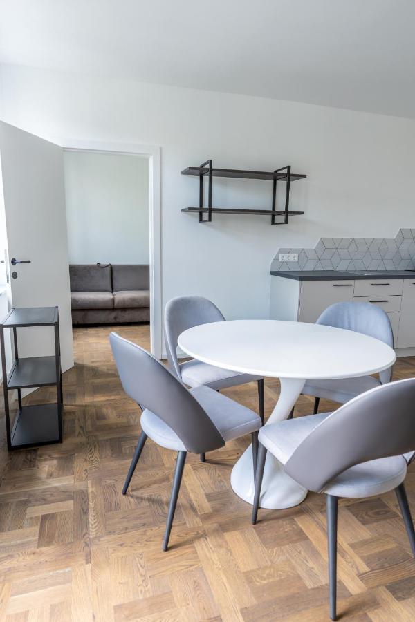 On 6 Rust Apartment Luaran gambar