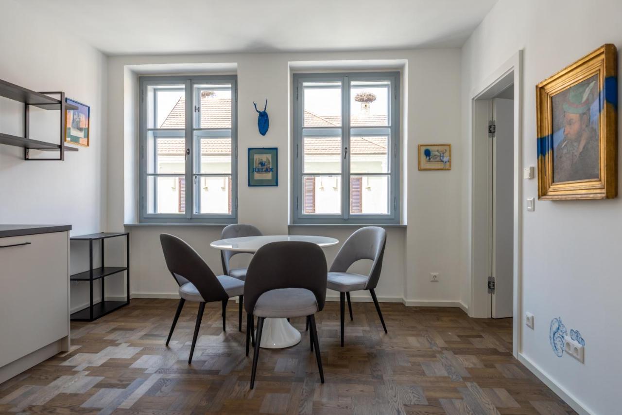 On 6 Rust Apartment Luaran gambar